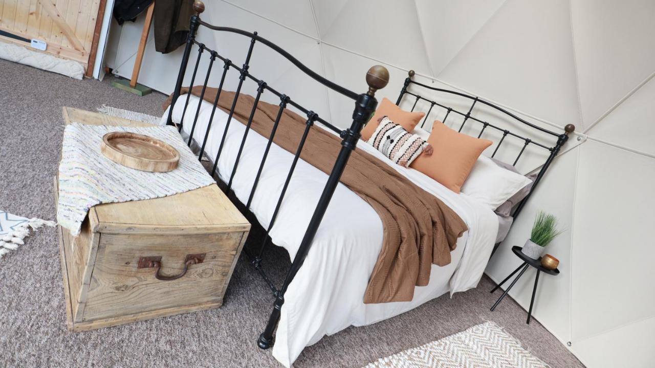 Luxury Dome With Private Wood-Fired Hot Tub Hotel Oxford Bagian luar foto